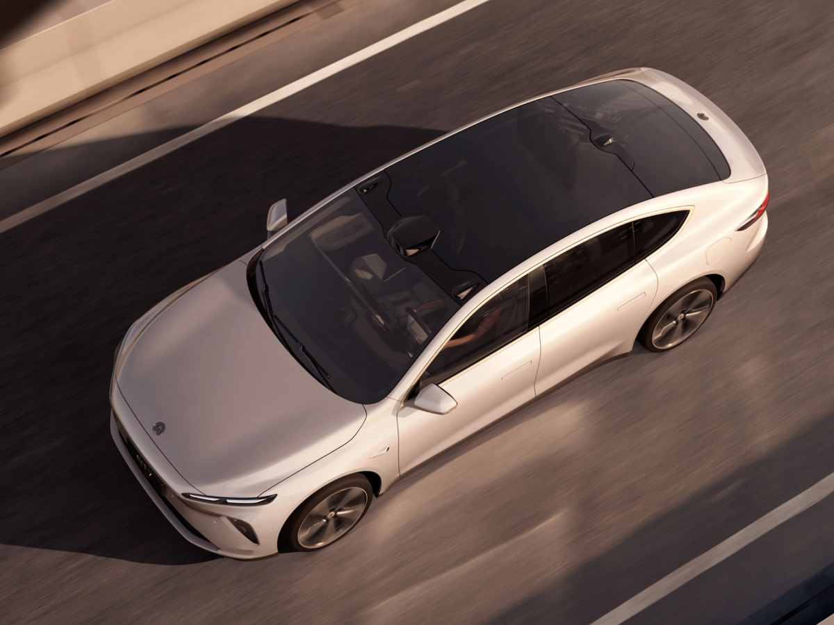 Breakthrough battery powers electric car for 1 000km from a single